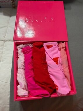 SKIMS Pink, Hot Pink & Red Underwear thong Set